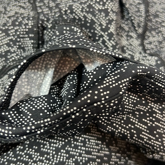 LULULEMO ATHLETICA SIZE 4 BLACK - Picture 11 of 11